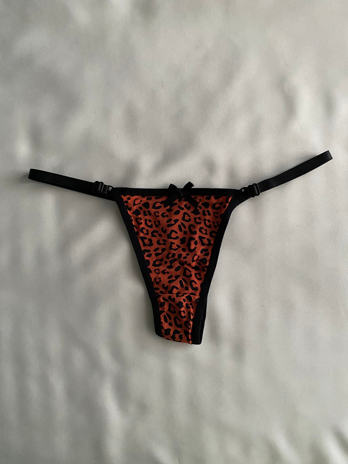 Colaless regulable animal print